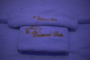 new diamond suites and apartment jos