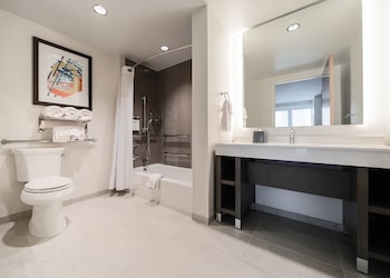 hyatt place sacramento international airport