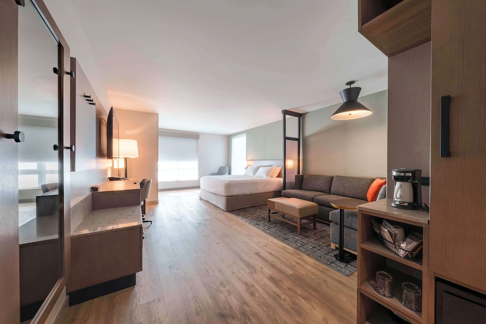 hyatt place sacramento international airport