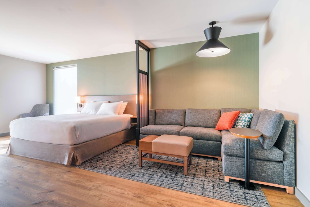 hyatt place sacramento international airport