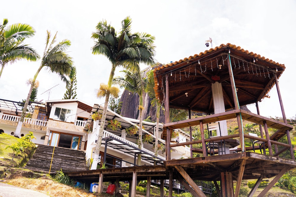 casa linda guatape