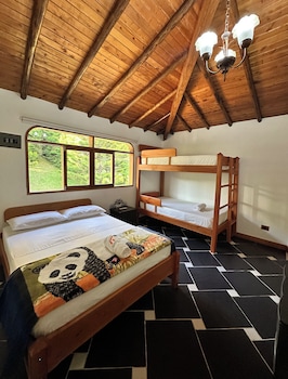 casa linda guatape