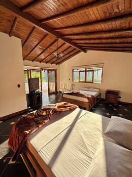 casa linda guatape