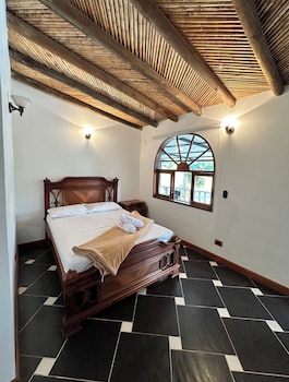 casa linda guatape