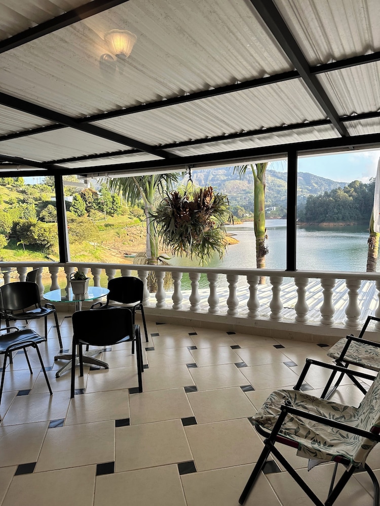 casa linda guatape