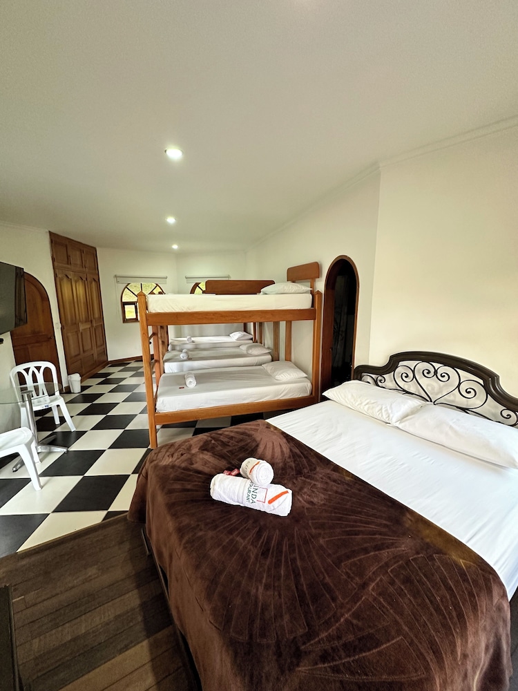 casa linda guatape