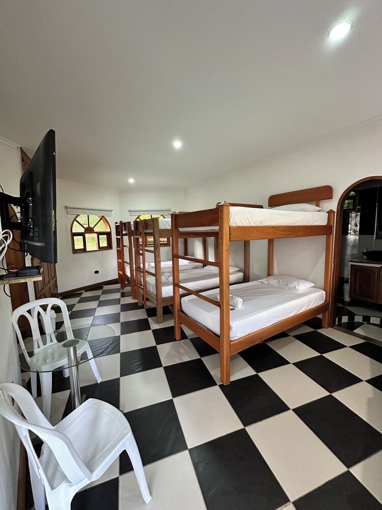 casa linda guatape
