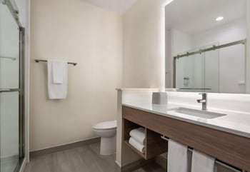 holiday inn express and suites bessemer birmingham sw an ihg hotel