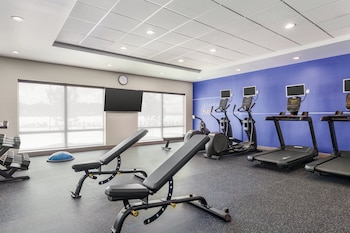 holiday inn express and suites bessemer birmingham sw an ihg hotel