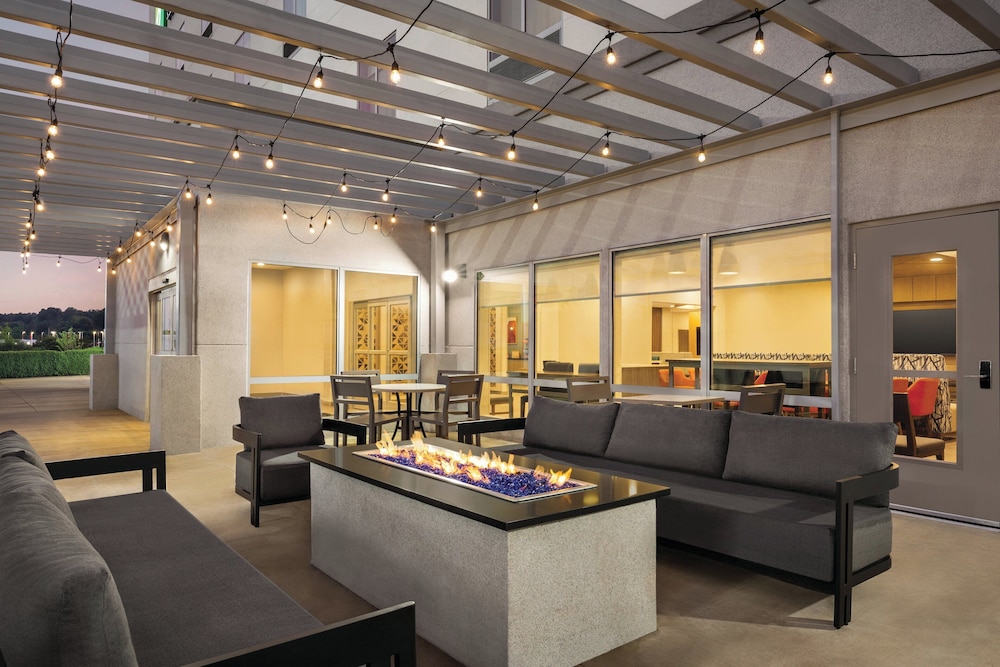holiday inn express and suites bessemer birmingham sw an ihg hotel