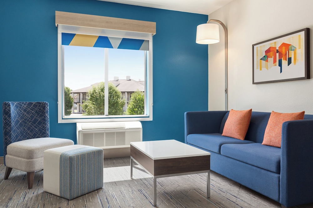 holiday inn express and suites bessemer birmingham sw an ihg hotel