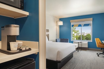 holiday inn express and suites bessemer birmingham sw an ihg hotel