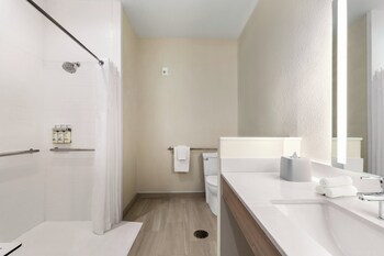 holiday inn express and suites bessemer birmingham sw an ihg hotel