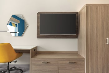 holiday inn express and suites bessemer birmingham sw an ihg hotel