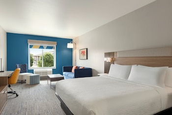 holiday inn express and suites bessemer birmingham sw an ihg hotel