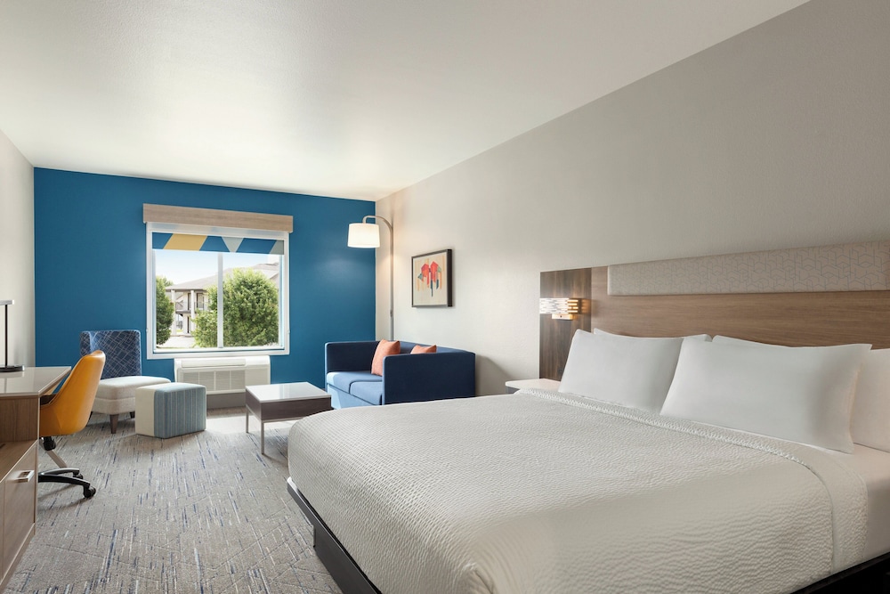holiday inn express and suites bessemer birmingham sw an ihg hotel