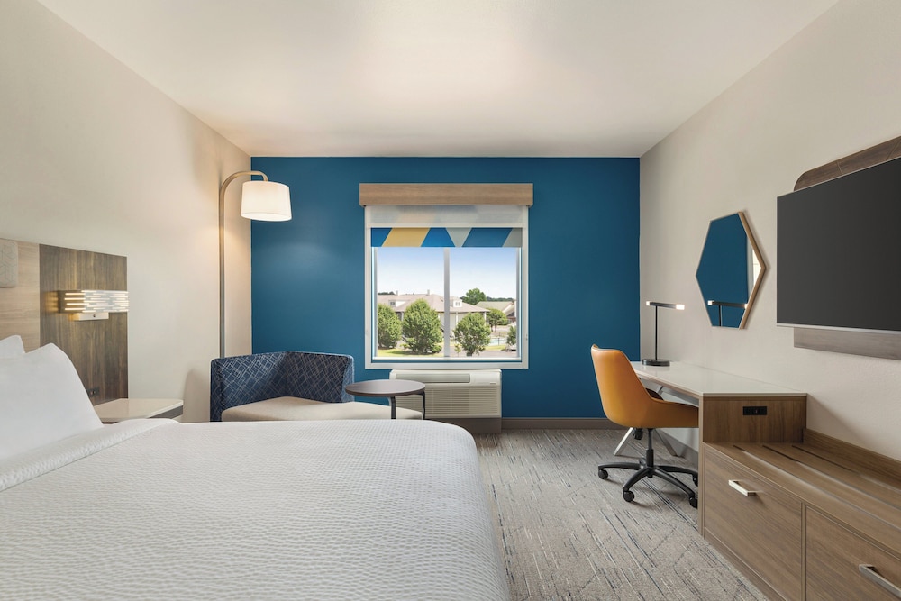 holiday inn express and suites bessemer birmingham sw an ihg hotel