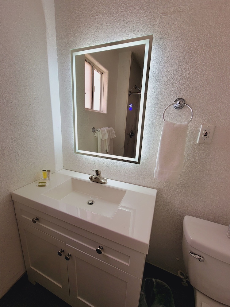 super 8 by wyndham el centro north