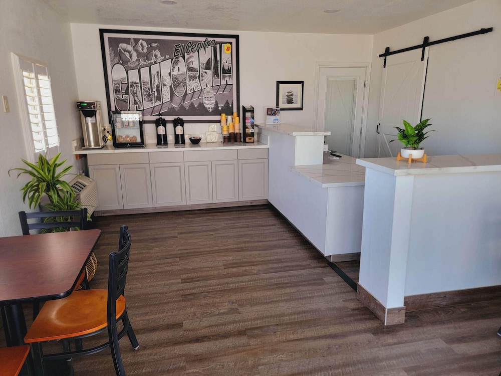 super 8 by wyndham el centro north