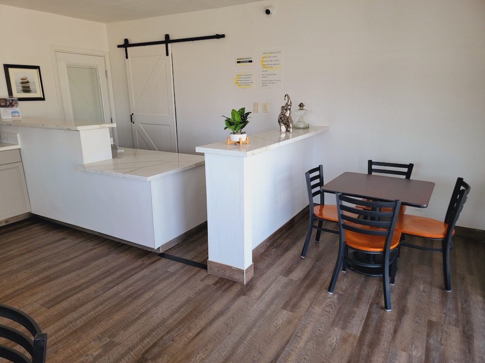 super 8 by wyndham el centro north