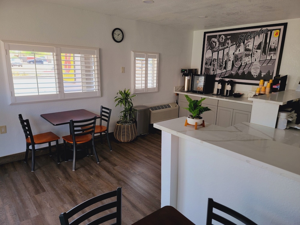 super 8 by wyndham el centro north