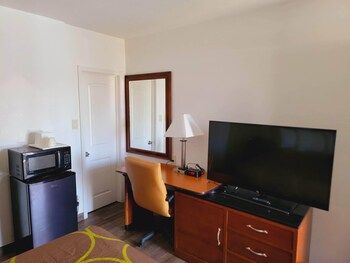 super 8 by wyndham el centro north