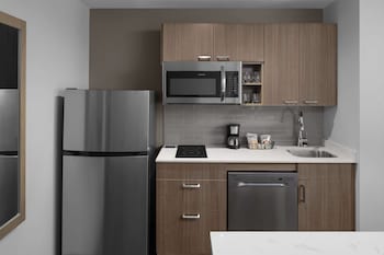 hyatt house lansing university area