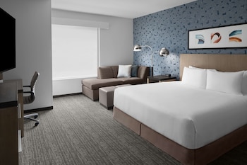 hyatt house lansing university area