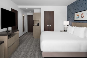 hyatt house lansing university area