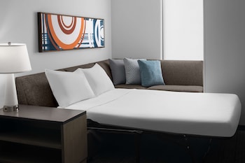 hyatt house lansing university area