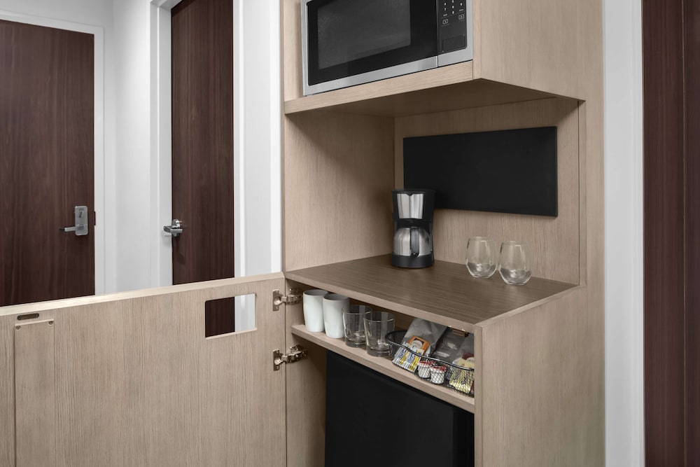 hyatt house lansing university area