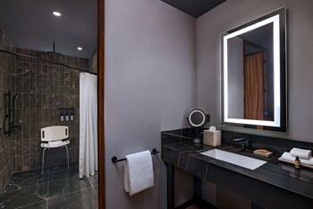 vetta distrito uno autograph collection