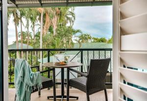 palms city resort