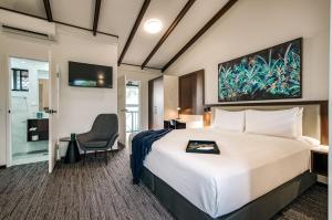 palms city resort
