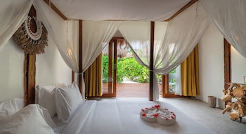 sensations eco chic hotel