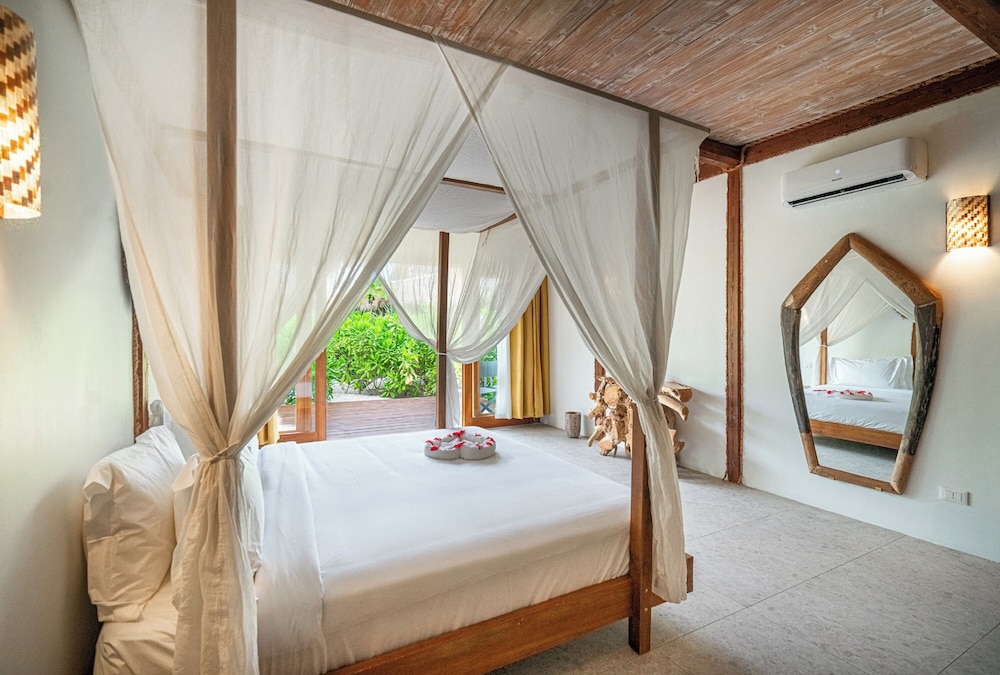 sensations eco chic hotel