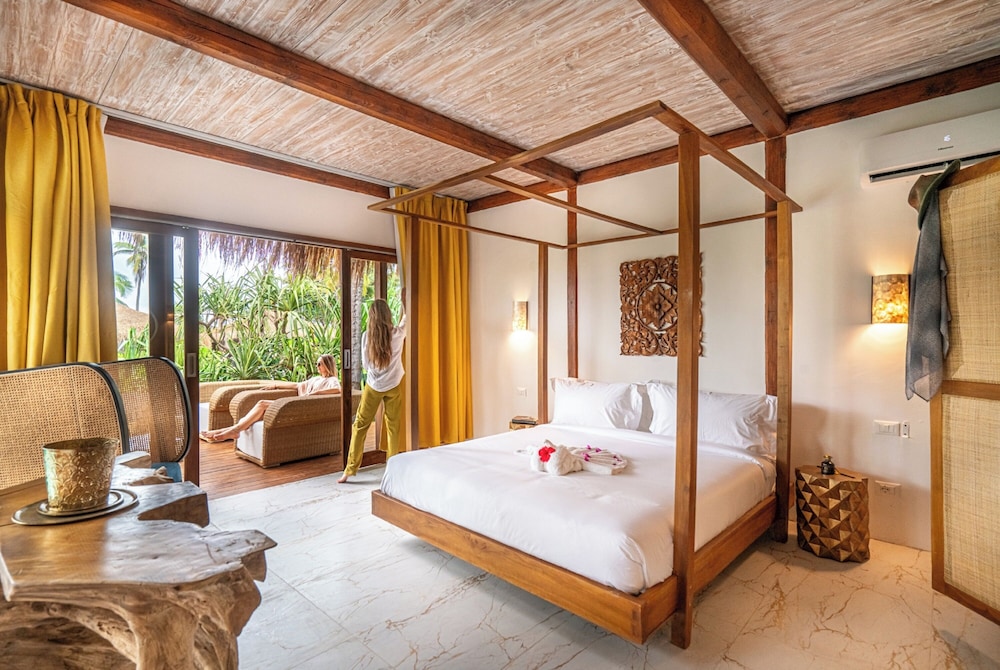 sensations eco chic hotel