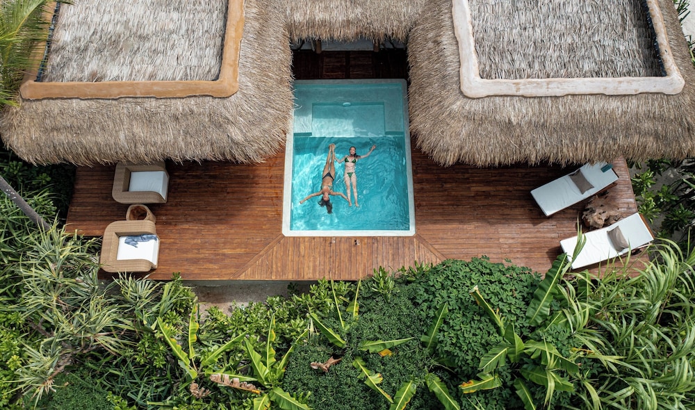 sensations eco chic hotel