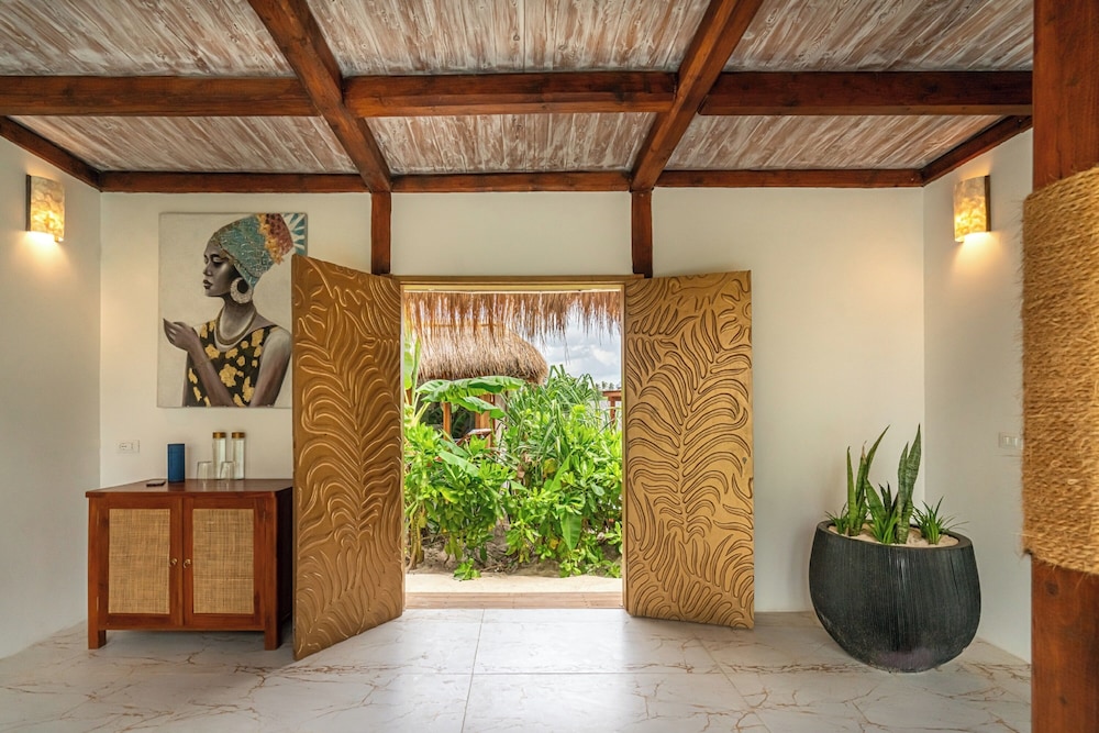 sensations eco chic hotel