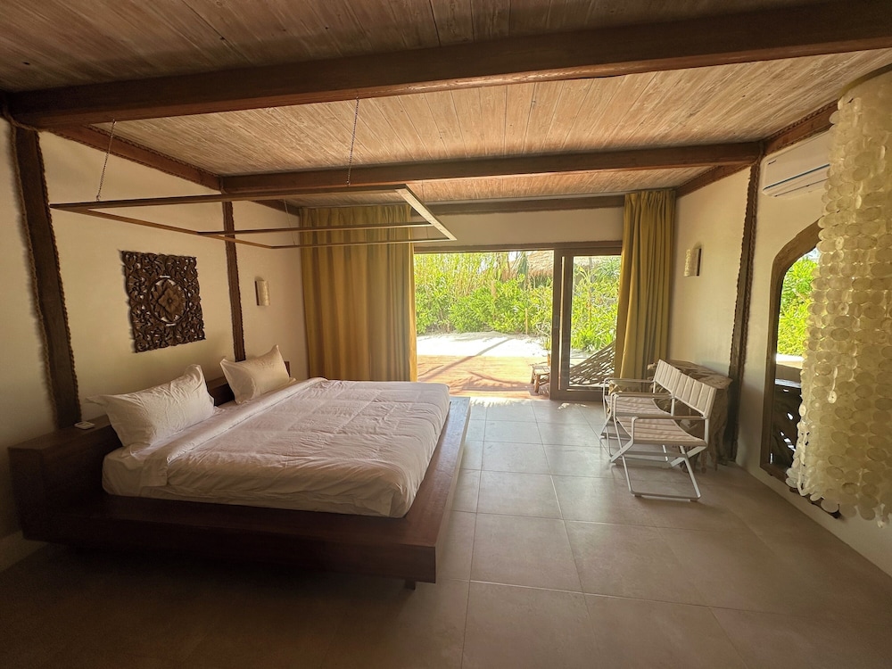 sensations eco chic hotel