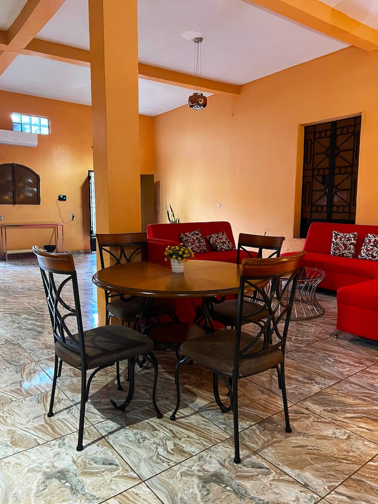 hotel y restaurante la perla