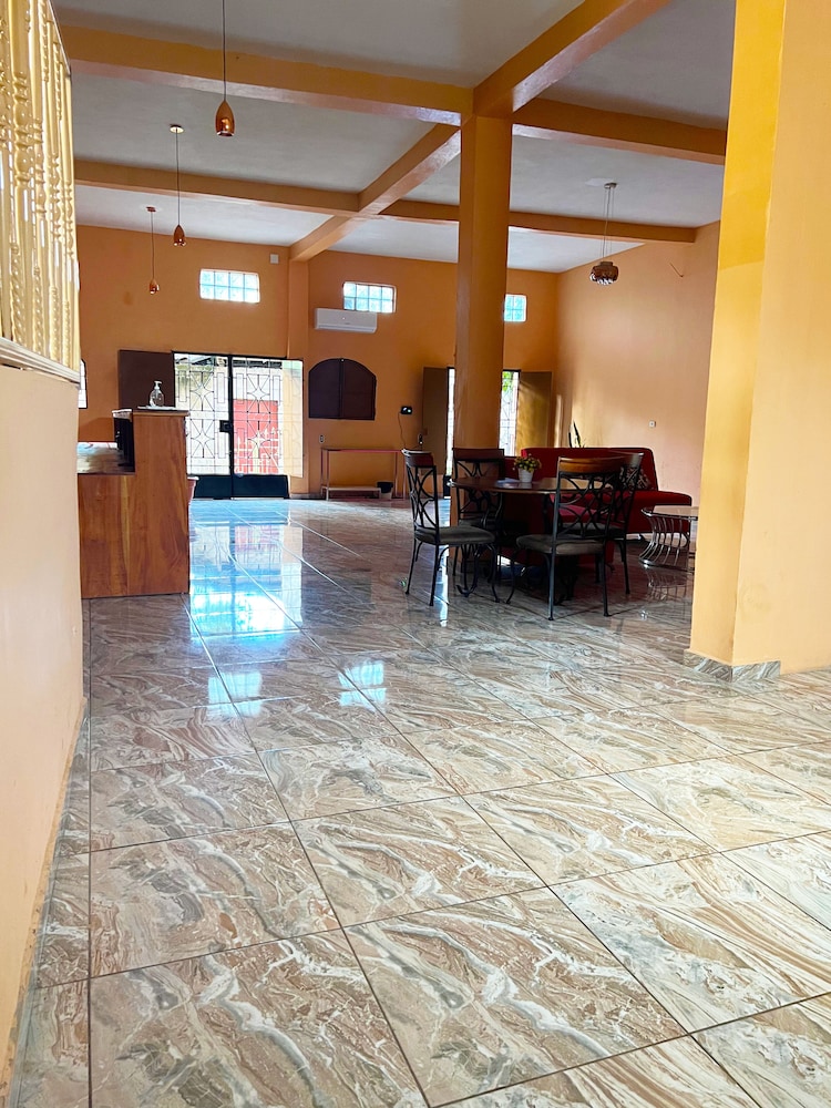 hotel y restaurante la perla