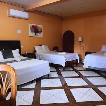 hotel y restaurante la perla