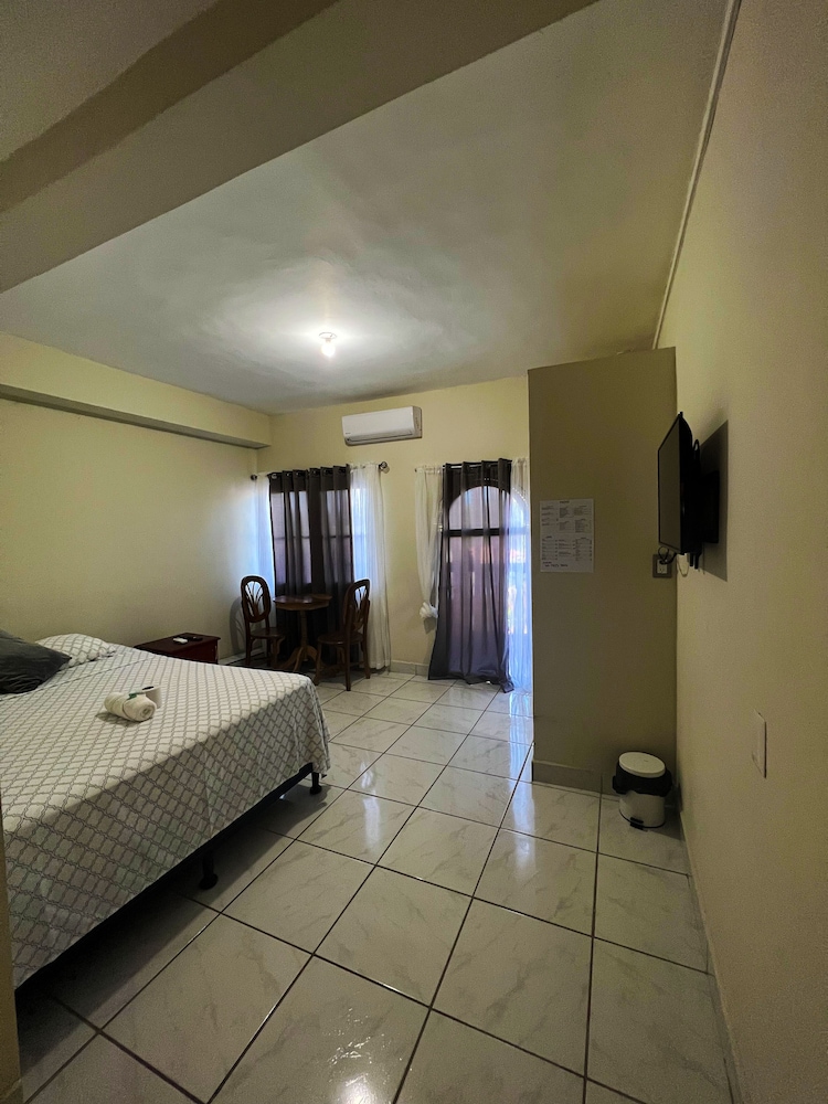 hotel y restaurante la perla