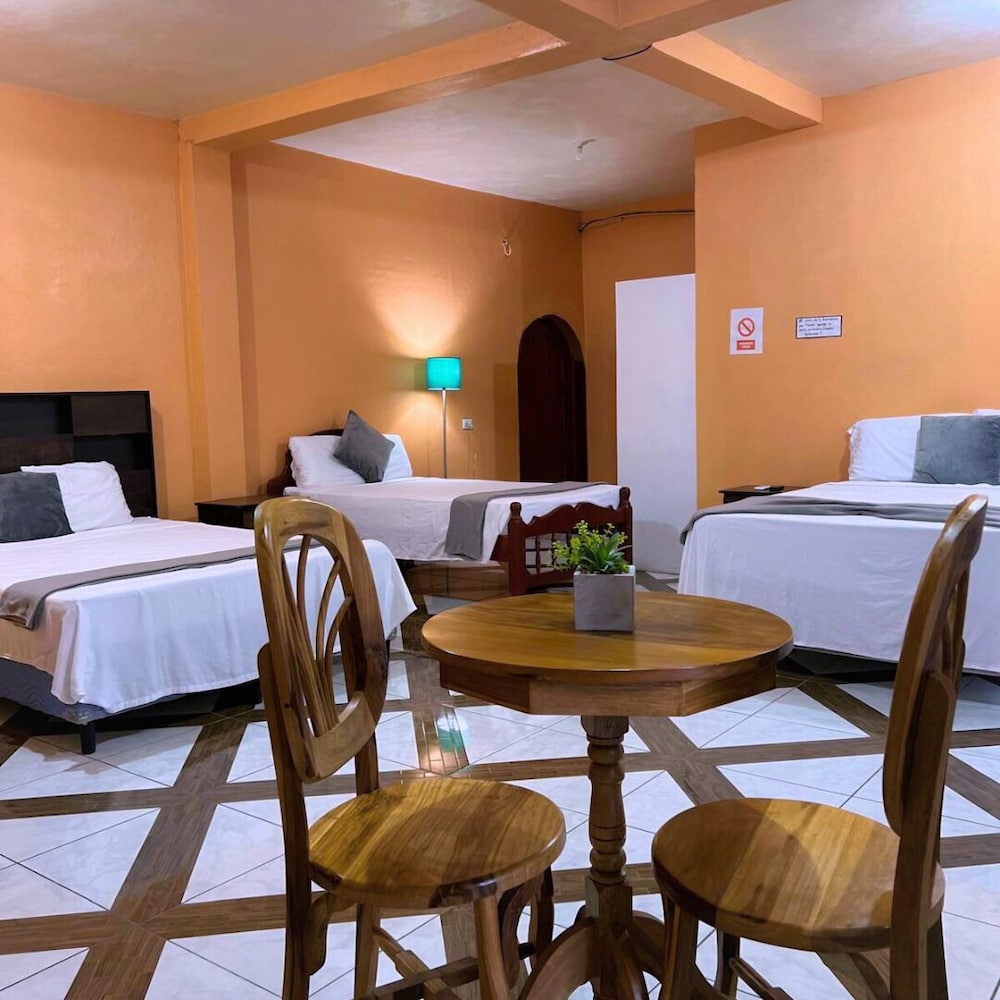 hotel y restaurante la perla