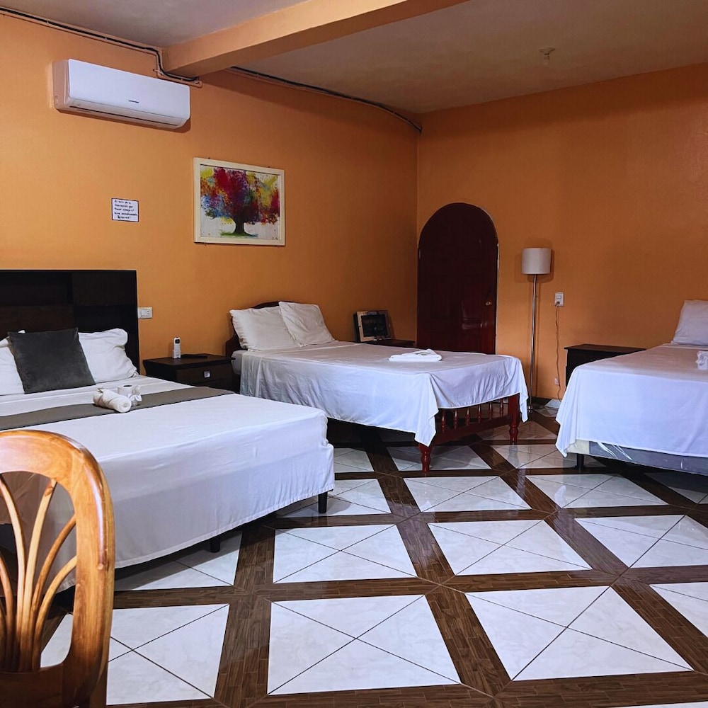 hotel y restaurante la perla