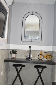 calizo vip guest house