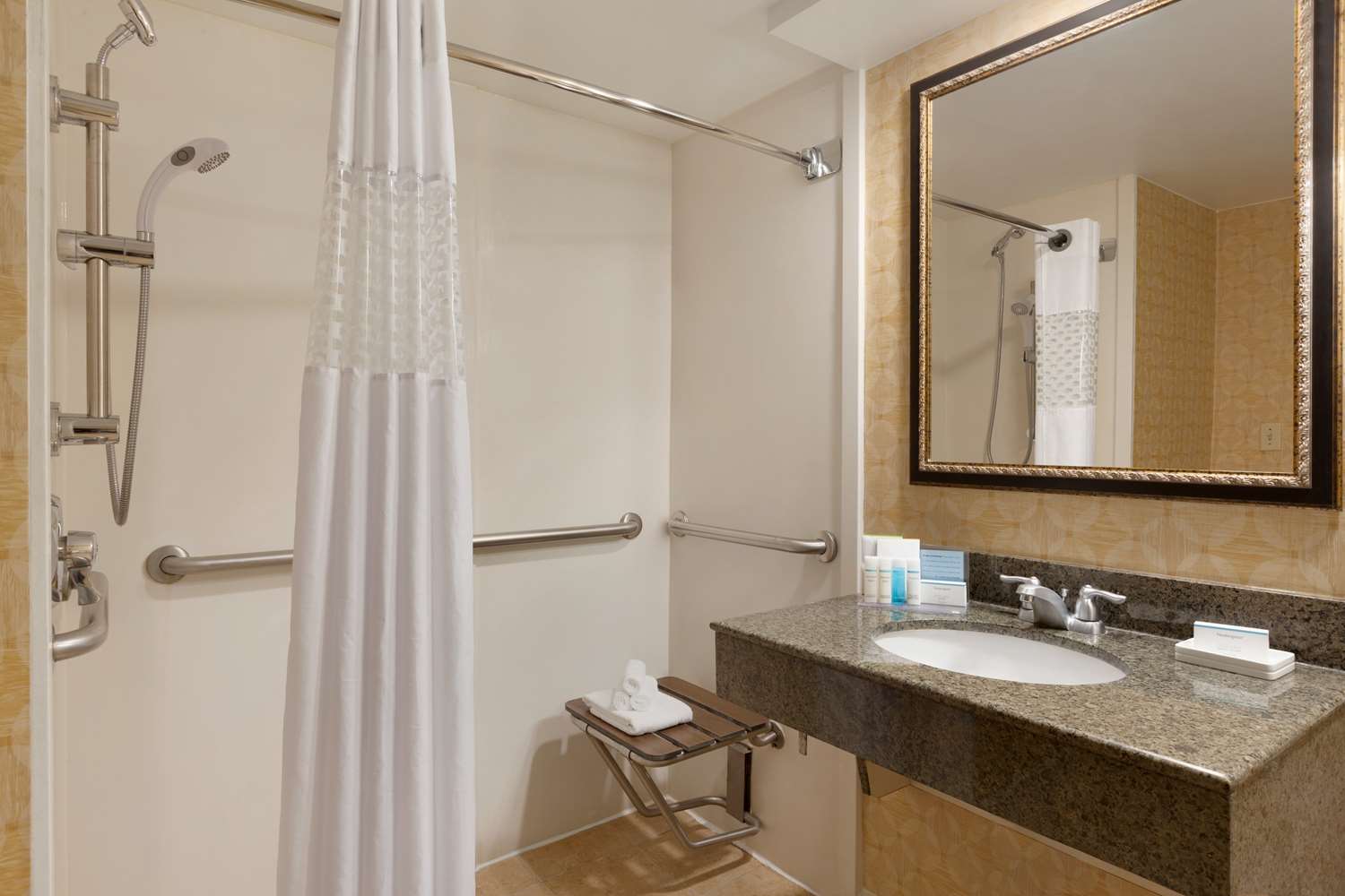 hampton inn miami airport west