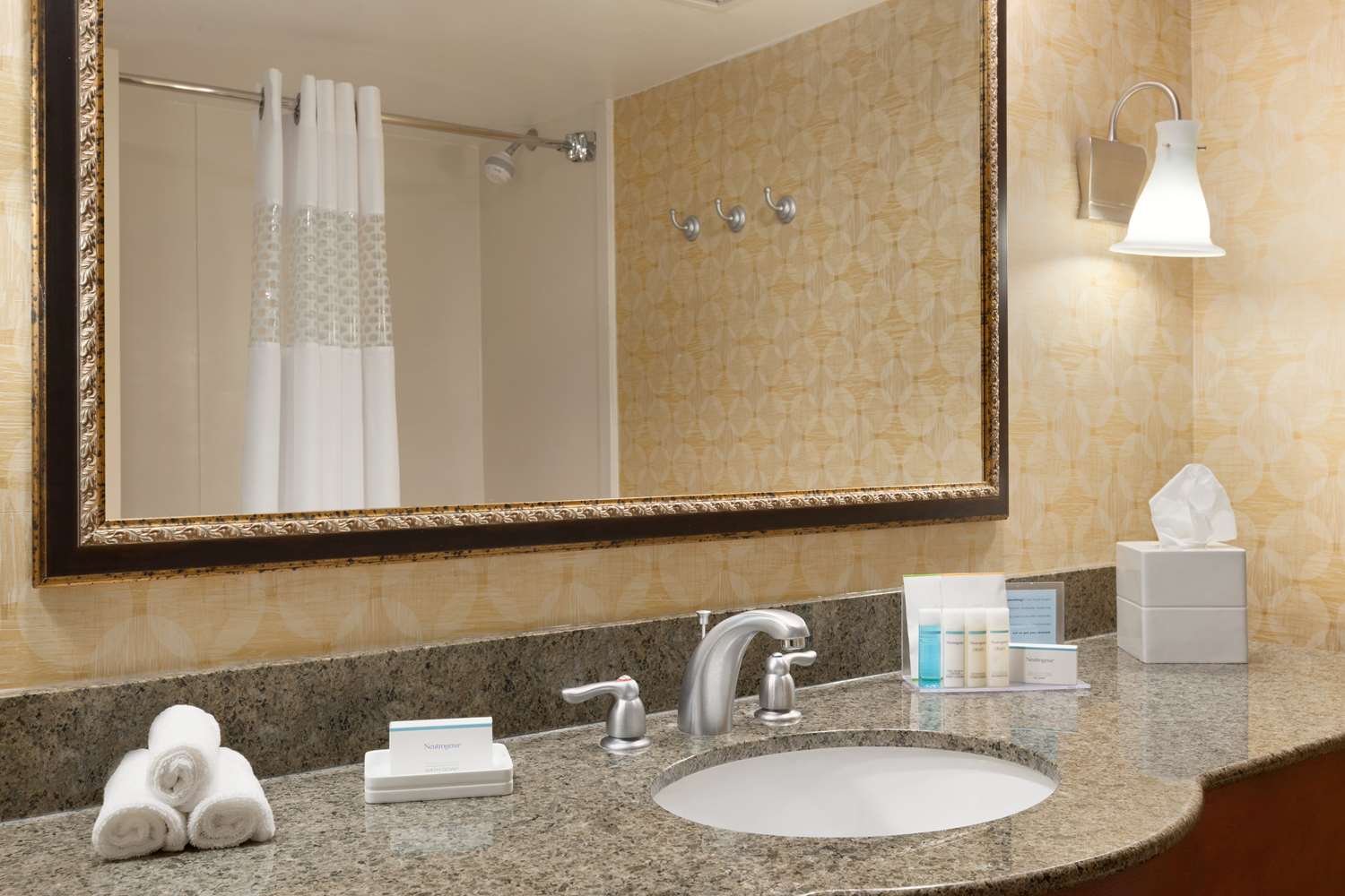 hampton inn miami airport west