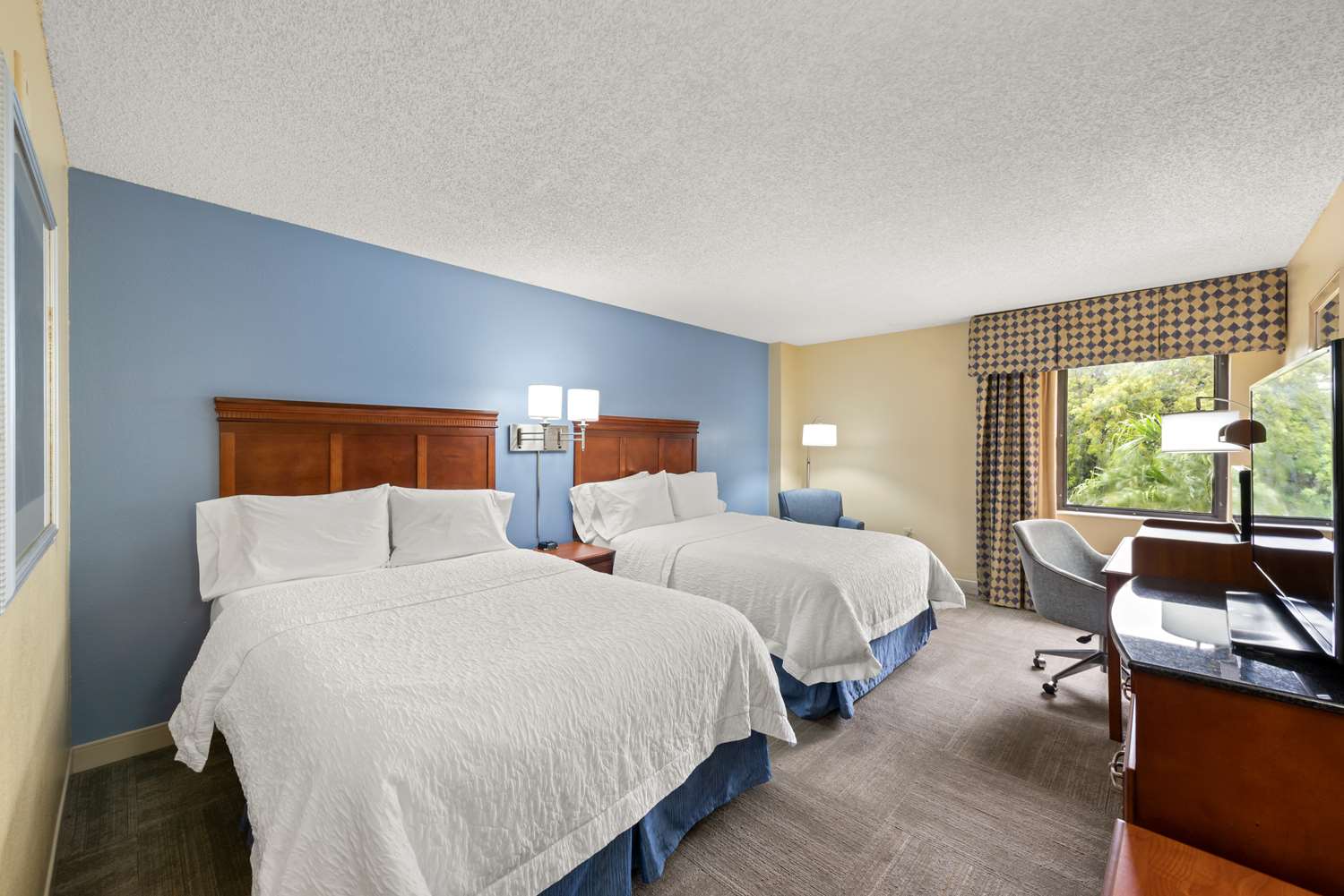 hampton inn miami airport west